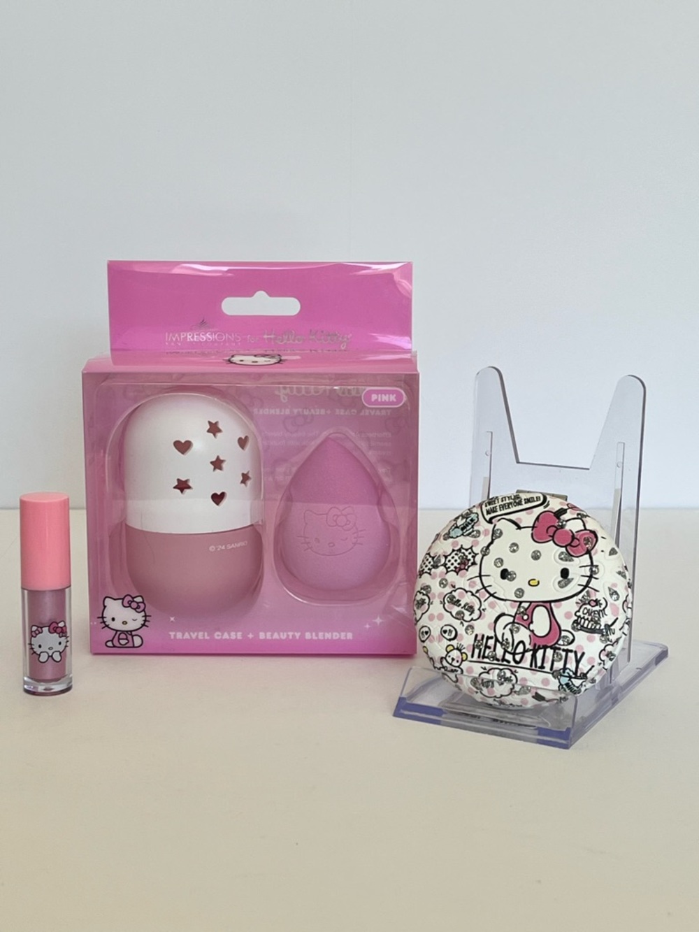 Hello Kitty 4-Piece Makeup Essentials - Picture 15 of 15